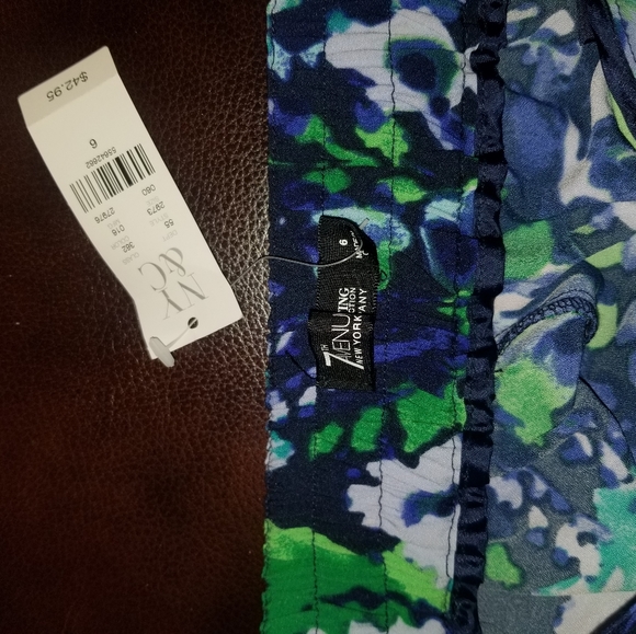 Shorts - Picture 2 of 2